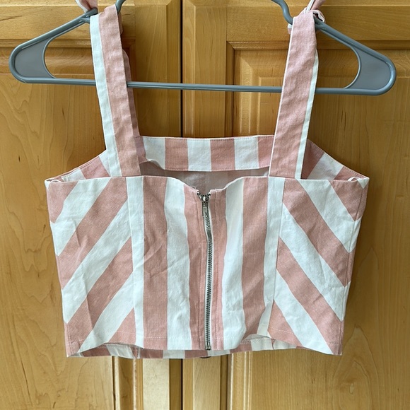 Sugar Lips Crop Top - Picture 4 of 7